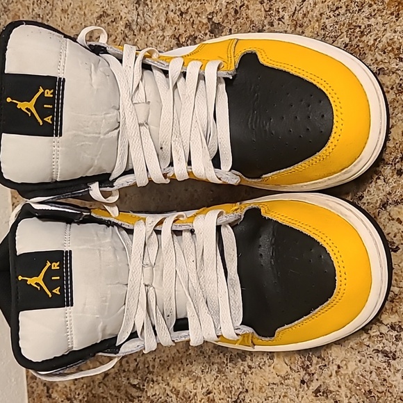 Jordans - Picture 7 of 8